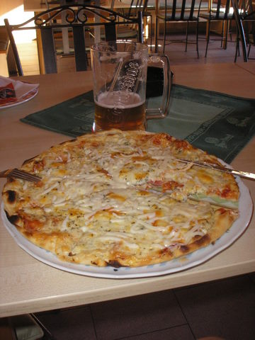 Sýrová pizza - výborná